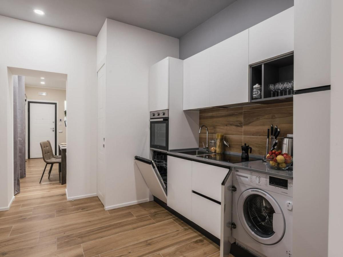 The Best Rent - Modern Three-Bedroom Apartment A Few Steps From The Colosseum Ngoại thất bức ảnh
